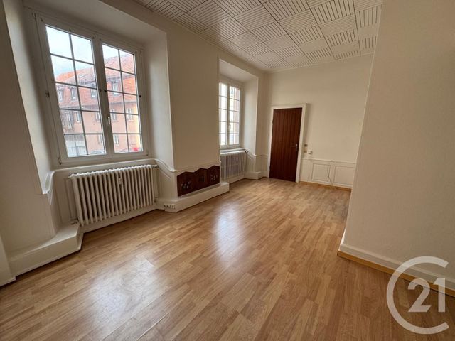 Appartement F1 à louer - 1 pièce - 35.0 m2 - SAVERNE - 67 - ALSACE - Century 21 Pays Du Haut Barr